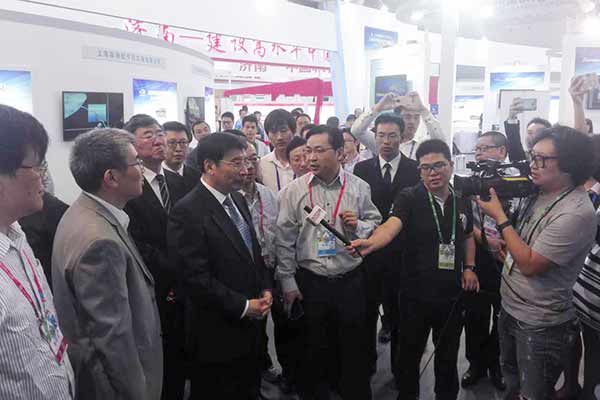 中運集團參展軟博會受到苗圩部長高度關注 中運集團參展軟博會受到苗圩部長高度關注