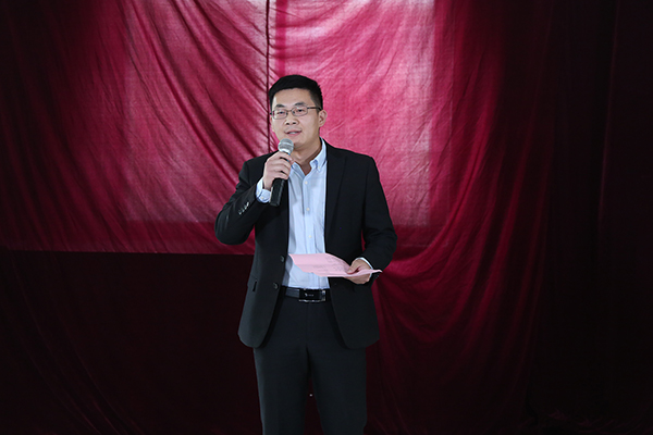 集團舉行慶祝五一國際勞動節(jié)暨文藝匯演 集團舉行慶祝五一國際勞動節(jié)暨文藝匯演