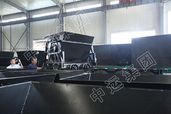 集團(tuán)一批翻斗式礦車發(fā)往山西長治 集團(tuán)一批翻斗式礦車發(fā)往山西長治
