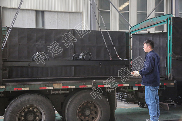 集團(tuán)一批平板車、液壓支柱分別發(fā)往山西長(zhǎng)治、山東金鄉(xiāng)